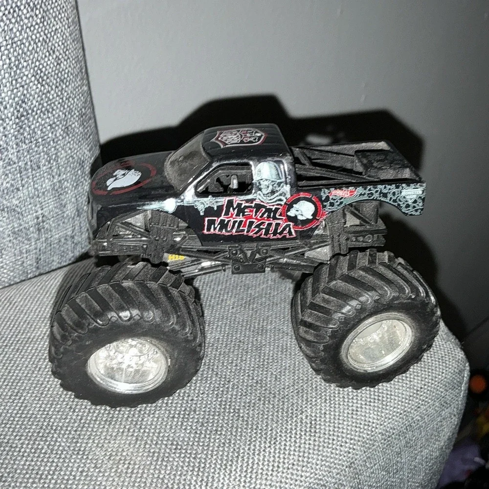 Hot Wheels Monster Jam Metal‎ Mulisha  Monster Truck 1/64 - Loose